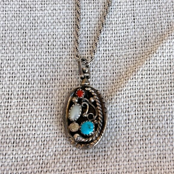 2 sided- Rotates Native American Sterling Pendant with 24" HAN Italy 925 Chain - Picture 1 of 11